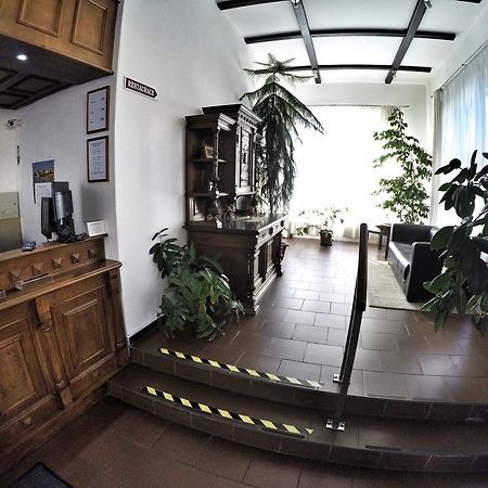 Hotel Faust Дечин Экстерьер фото
