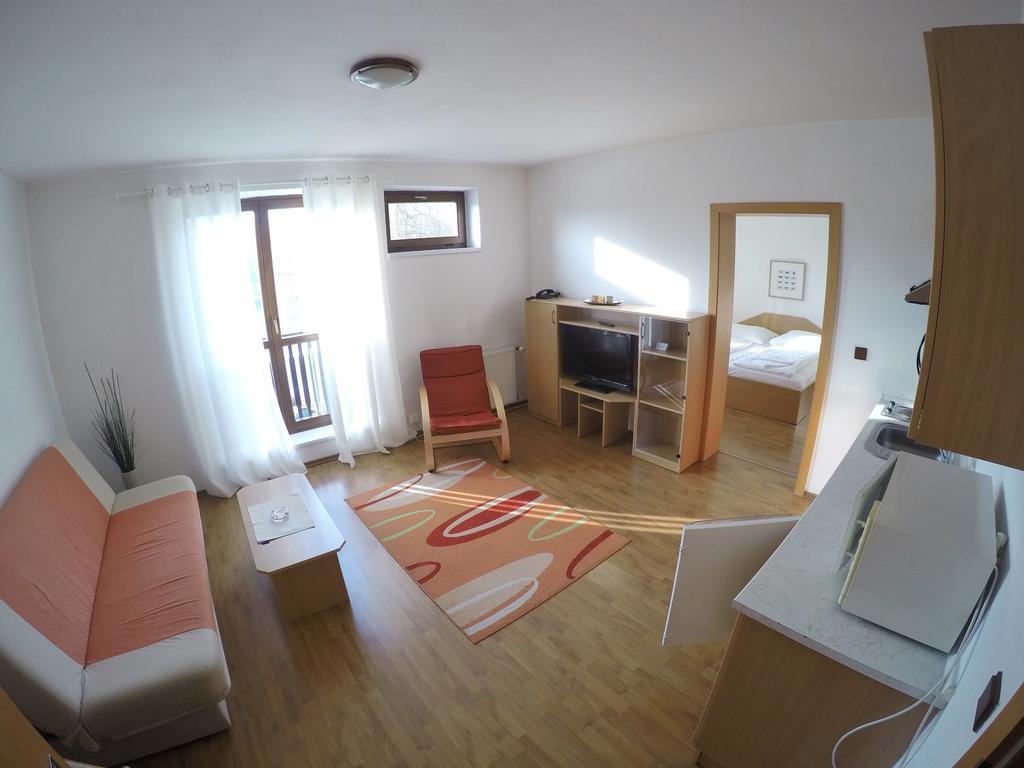 Hotel Faust Дечин Экстерьер фото
