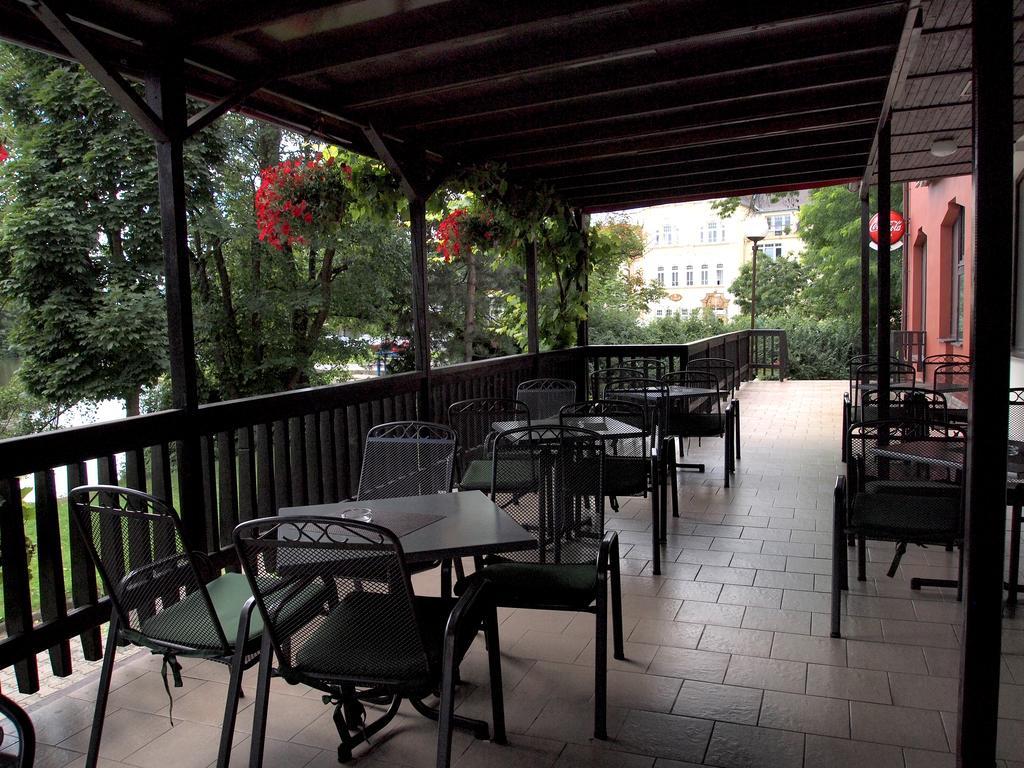 Hotel Faust Дечин Экстерьер фото